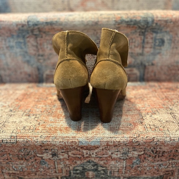 Michael Kors Wendi suede & shearling wedge bootie 8.5 - Picture 3 of 7